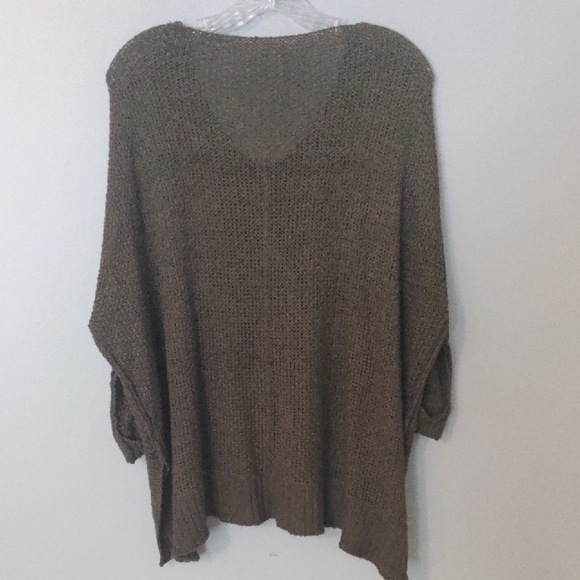 EUC✨ WISHLIST green open-knit oversized M/L v-neck sweater - Picture 11 of 16